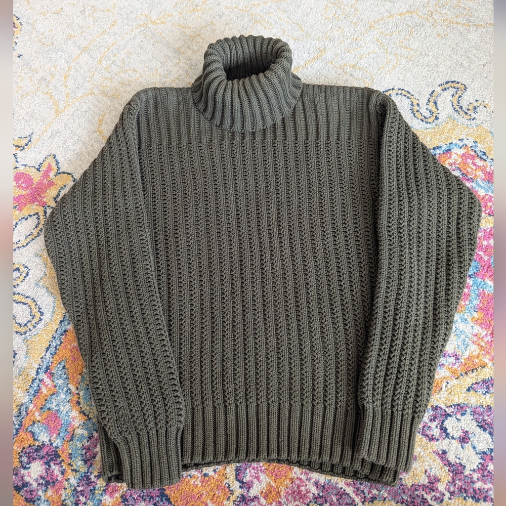 Vintage Banana Republic safari olive green 100% cotton turtleneck sweater, small